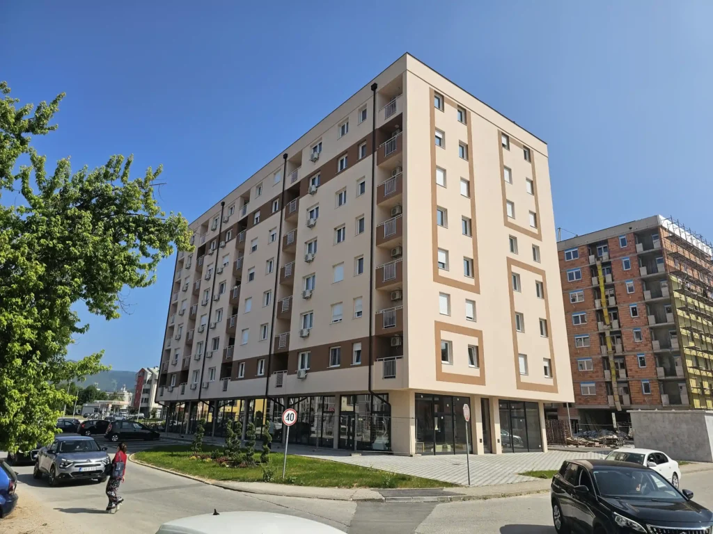 STAMBENO-POSLOVNI OBJEKAT LASTA 1